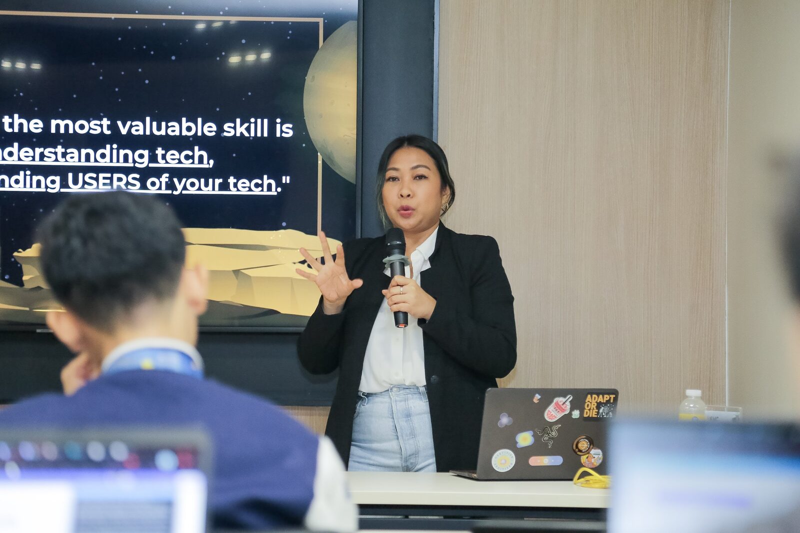 Fleire Castro presenting at workshop